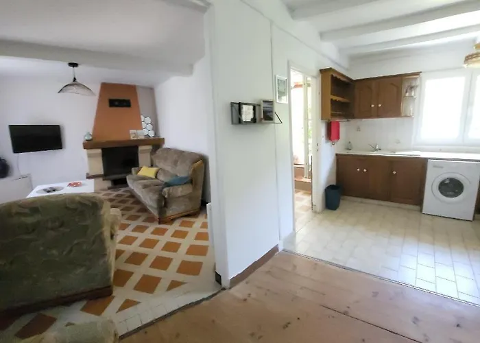 La Maison Rouge Paisible Maison De Pays