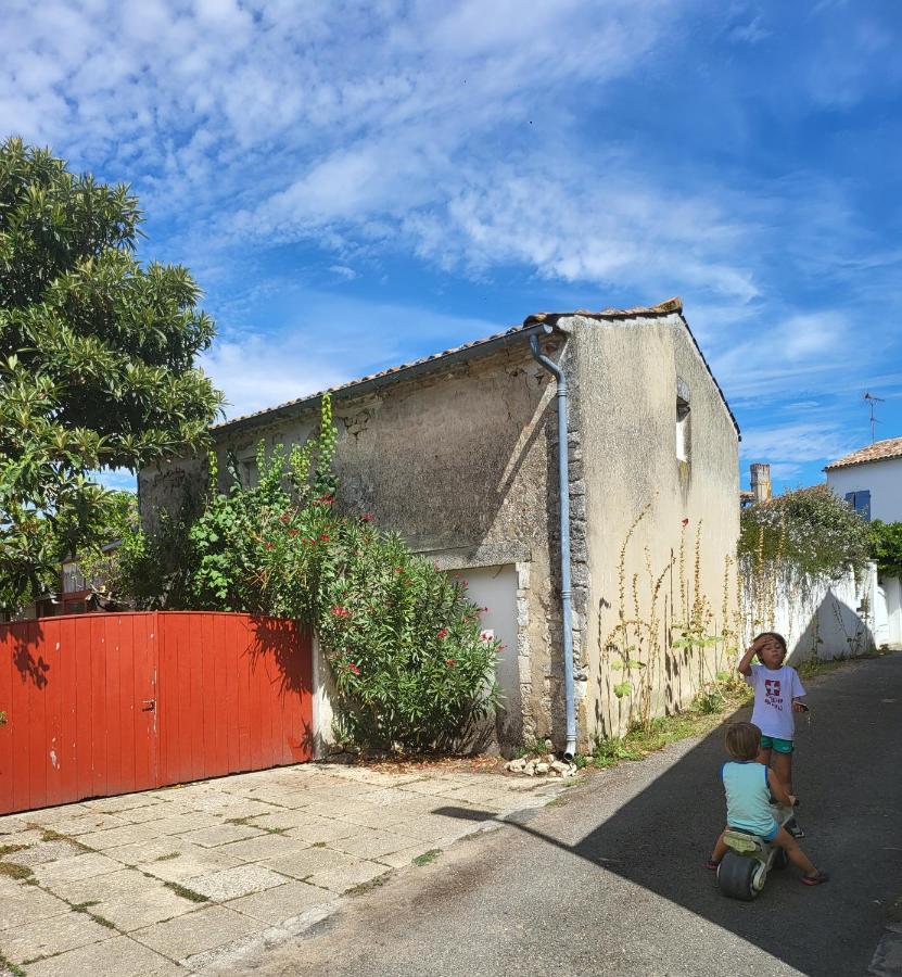 La Maison Rouge Paisible Maison De Pays Holiday home