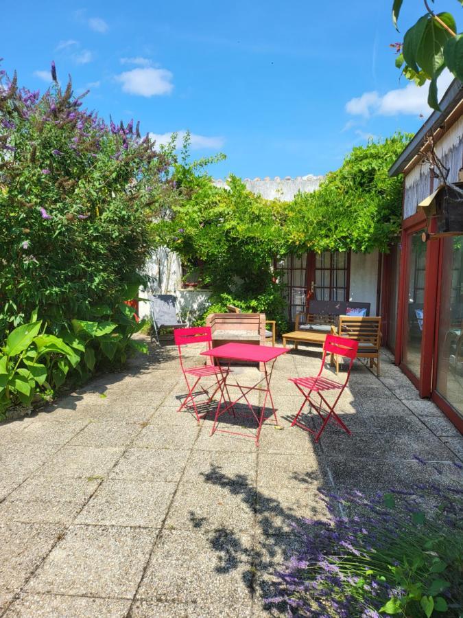 Holiday home La Maison Rouge Paisible Maison De Pays