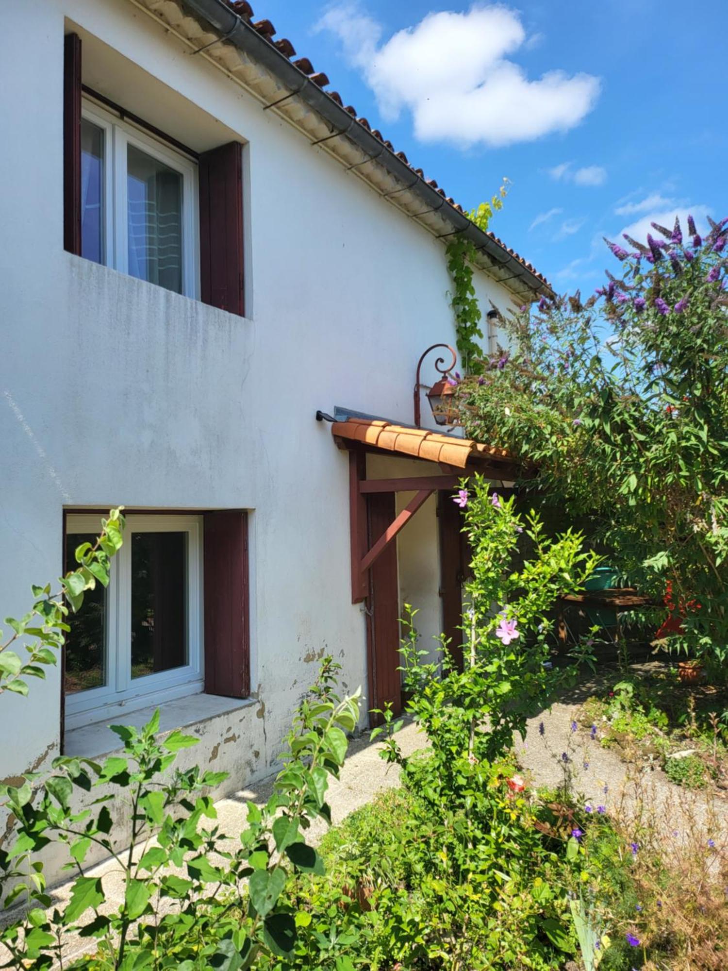La Maison Rouge Paisible Maison De Pays Saujon